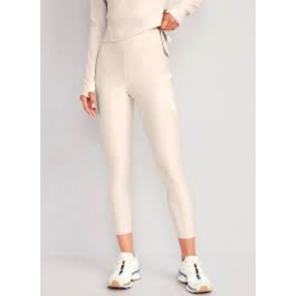 Old Navy Pants - Old Navy GO-DRY PowerSoft Leggings Cargo Pockets Beige XXL‎